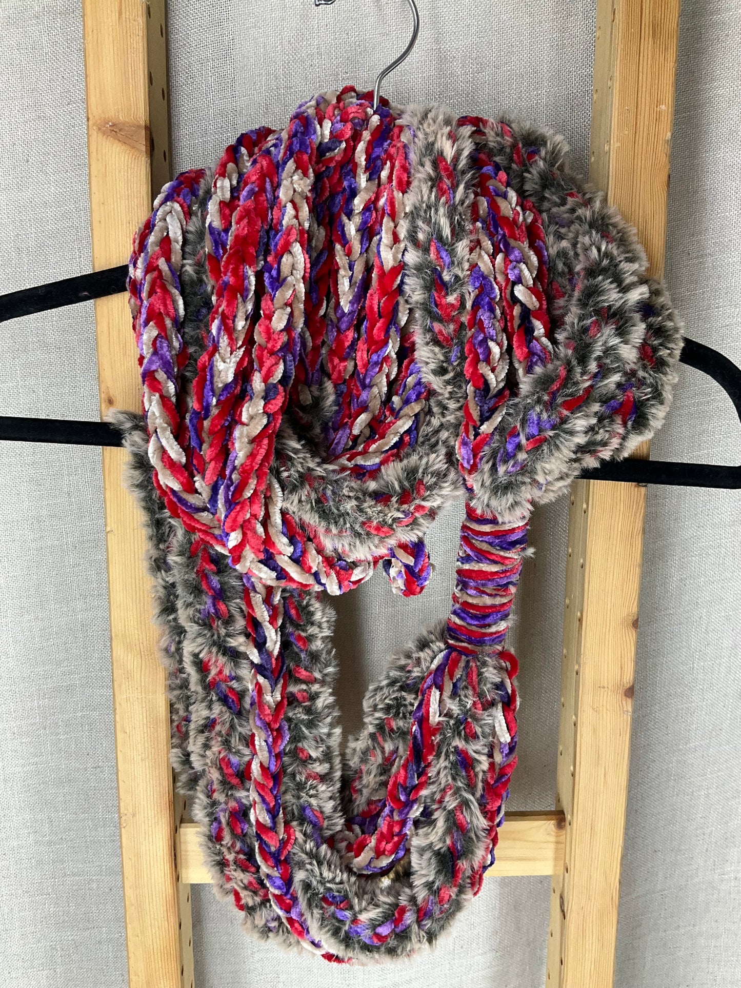 "Red Mongoose" Luscious Lei, Medium, Fur