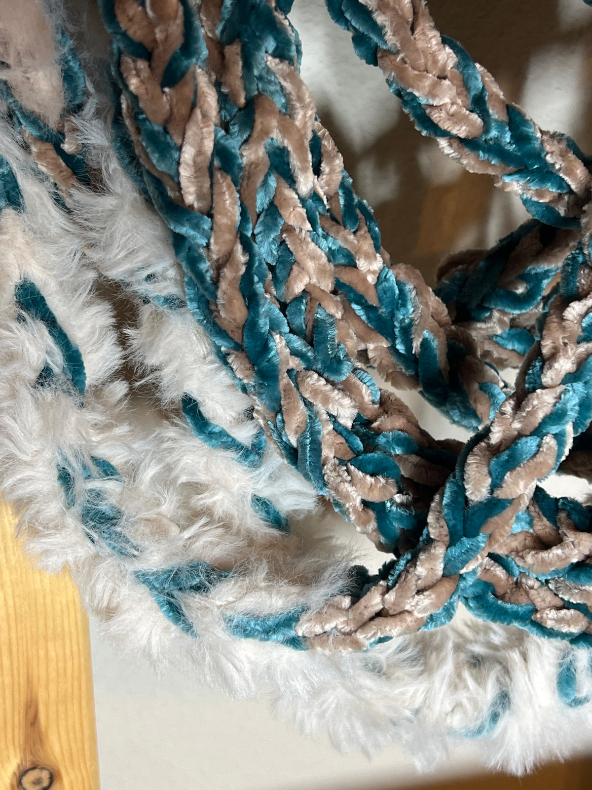 "Aqua Fox" Luscious Lei, Medium, Fur