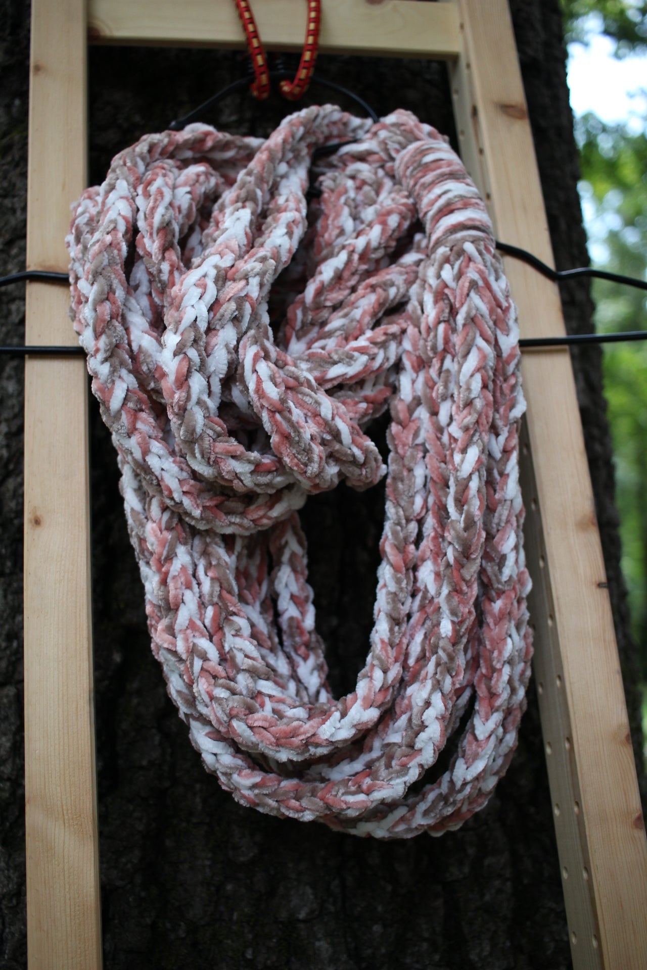 "Cheesecake" Luscious Lei - Medium, Triple