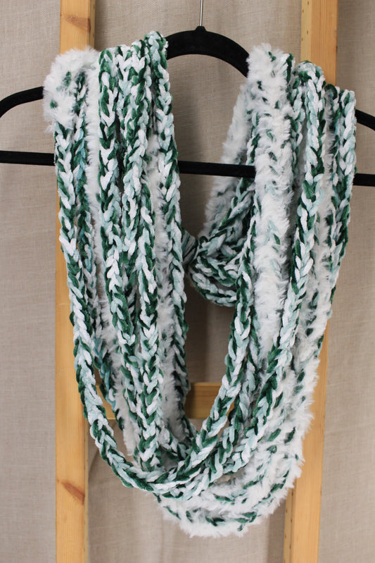 "Jade Panda" Luscious Lei, Medium, Fur