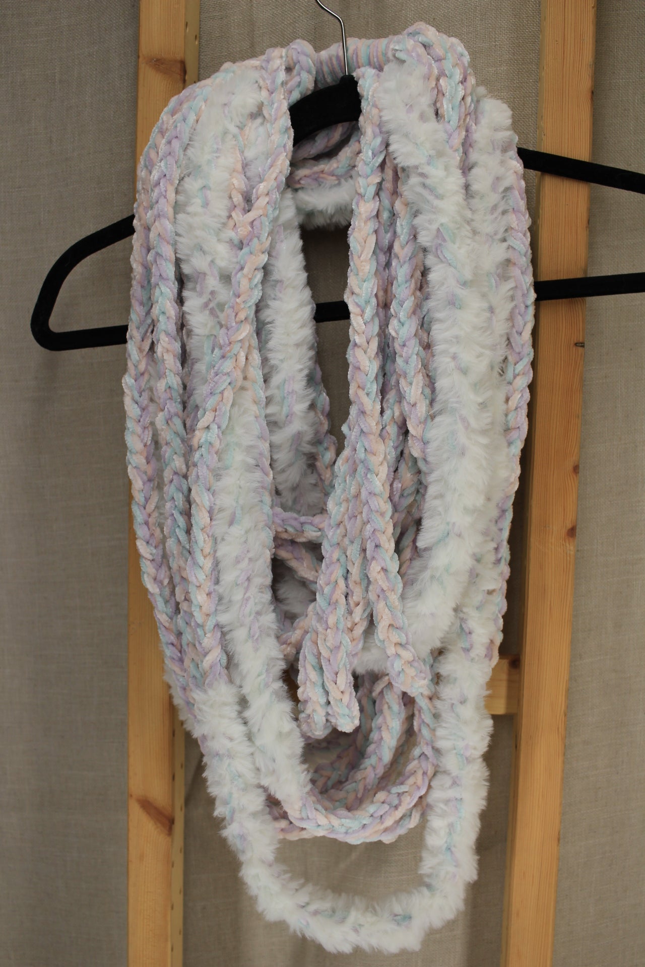 "Unicorn" Luscious Lei, Medium, Fur