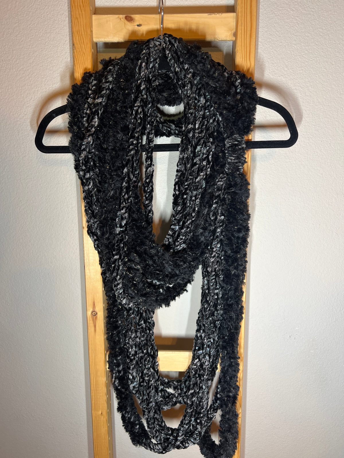 "Gilded Raven" Luscious Lei - Large, Double