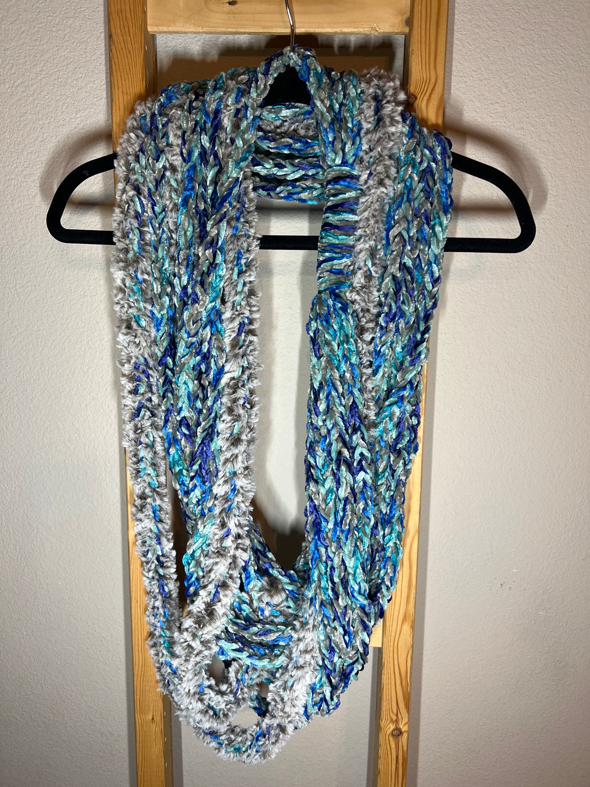"Cerulean Titan" Luscious Lei - Large, Triple
