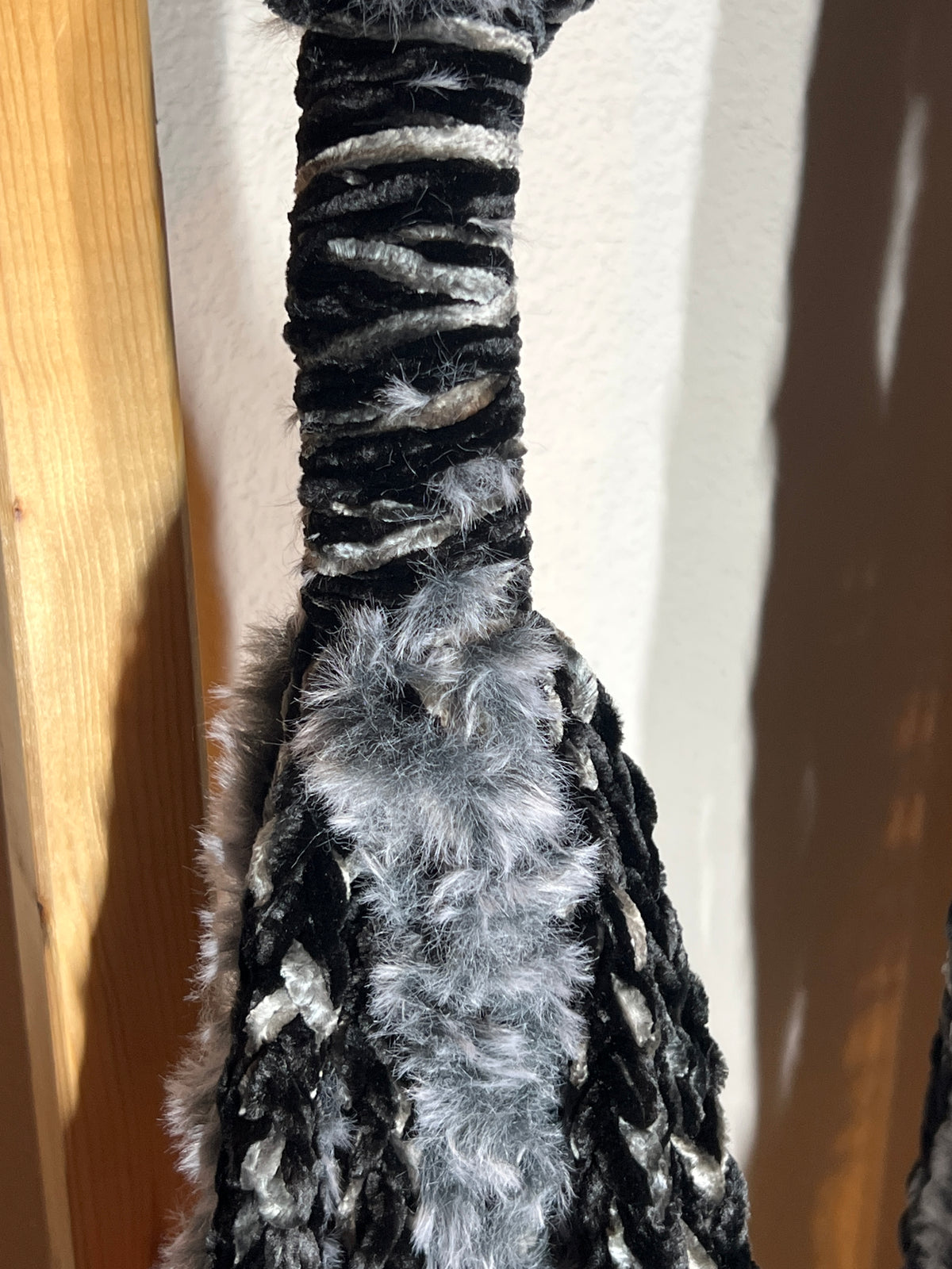 "Eclipse Owl" Luscious Lei, Medium, Fur