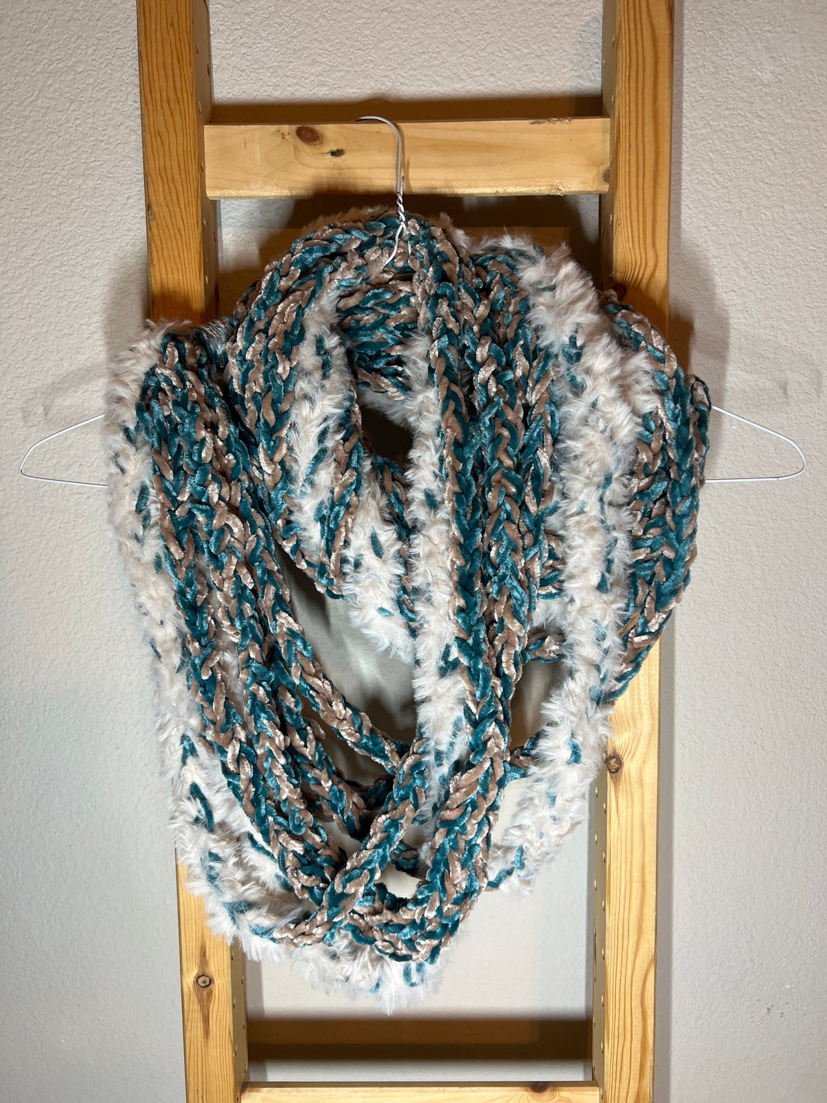 "Aqua Fox" Luscious Lei, Medium, Fur