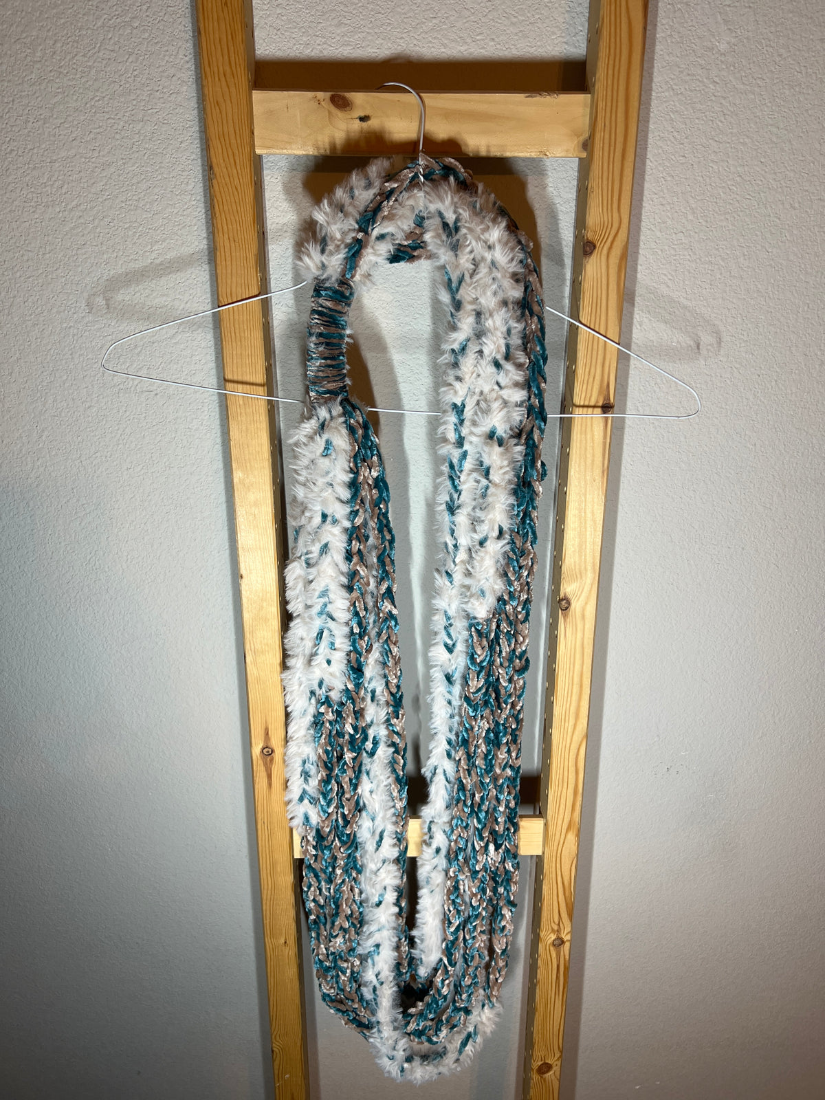 "Aqua Fox" Luscious Lei, Medium, Fur