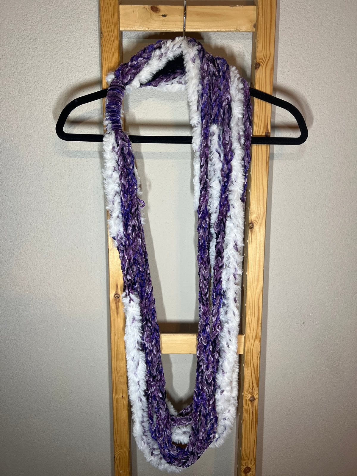 "Violet Viper" Luscious Lei, Medium, Fur