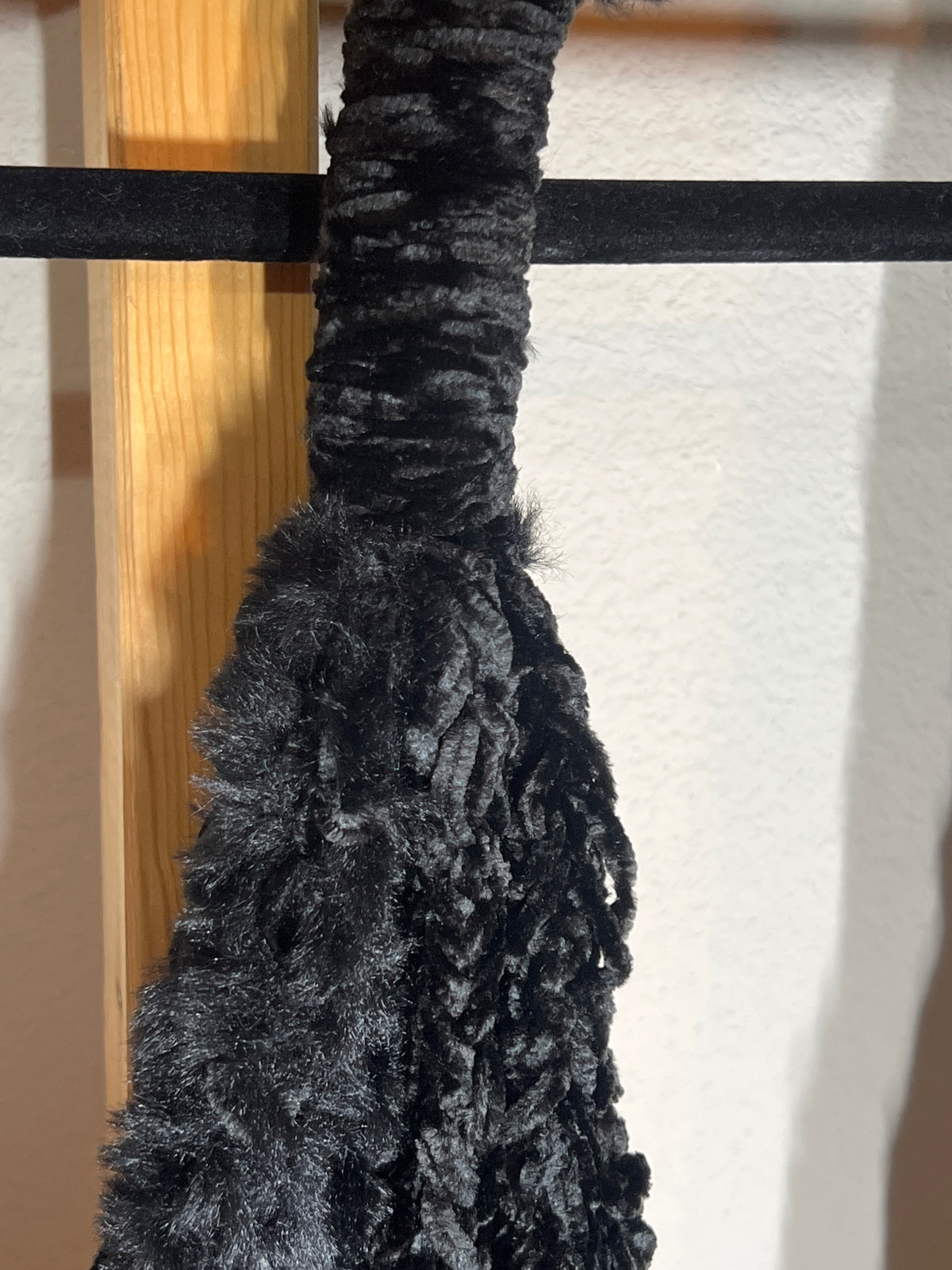 "Void Kitten" Luscious Lei, Medium, Fur