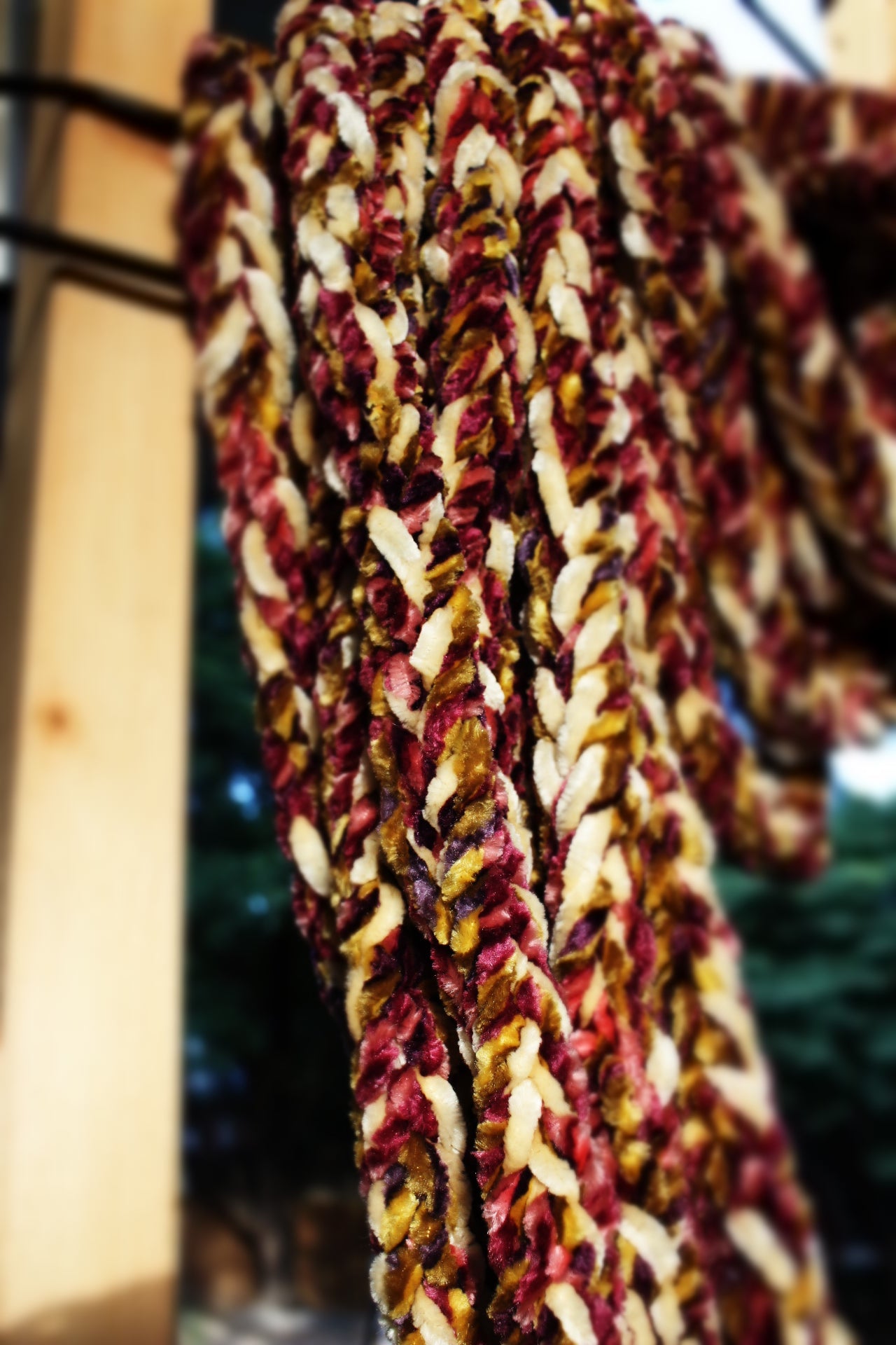 "Bourbon St." Luscious Lei - Medium, Triple