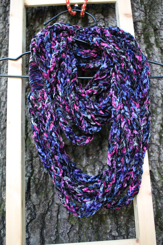 "Nebula" Luscious Lei - Medium, Triple