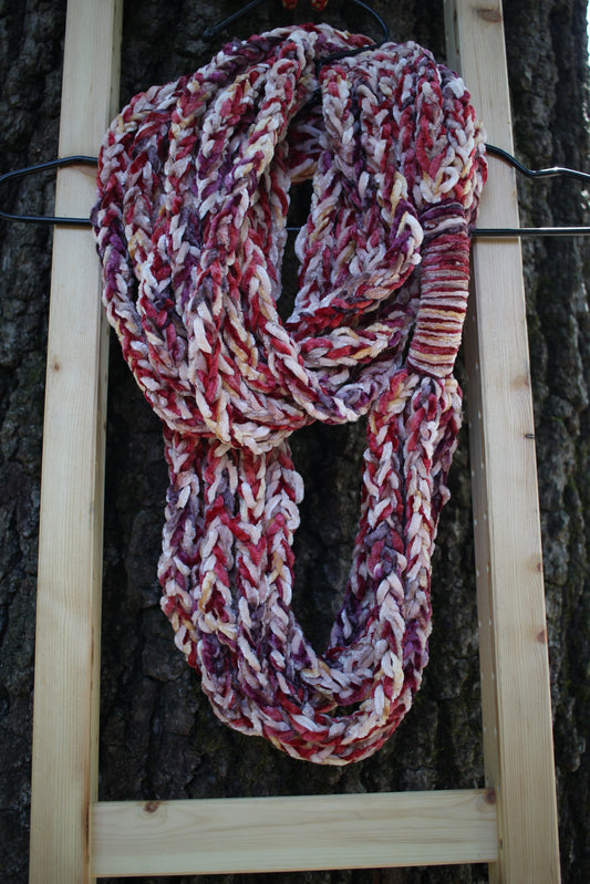 "Rose Medley" Luscious Lei - Medium, Triple