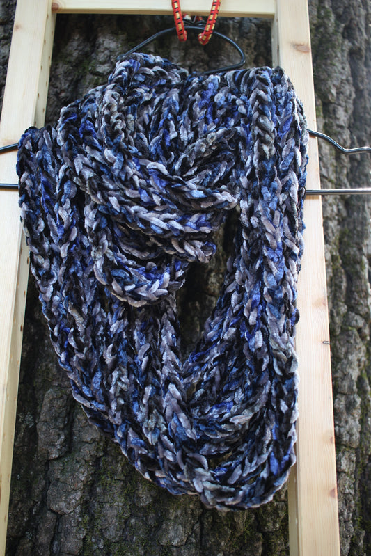 "Midnight Blue" Luscious Lei - Medium, Triple