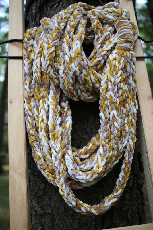 "Golden Mead" Luscious Lei - Medium, Triple