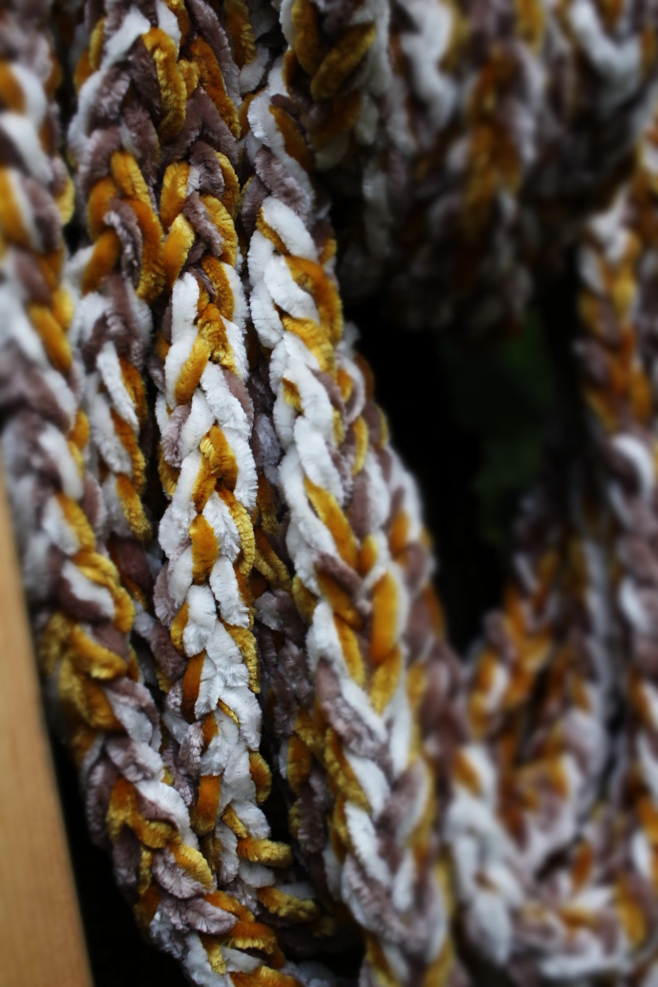 "Golden Mead" Luscious Lei - Medium, Triple