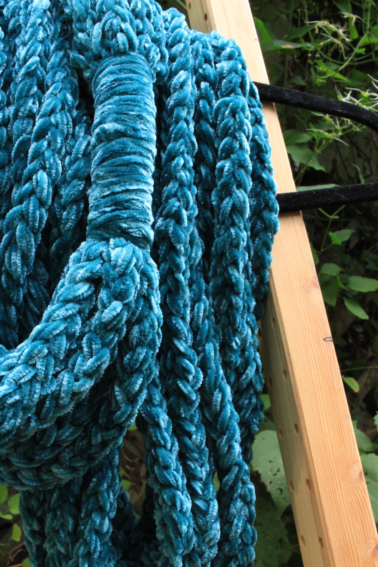 "Triple Teal" Luscious Lei - Medium, Triple