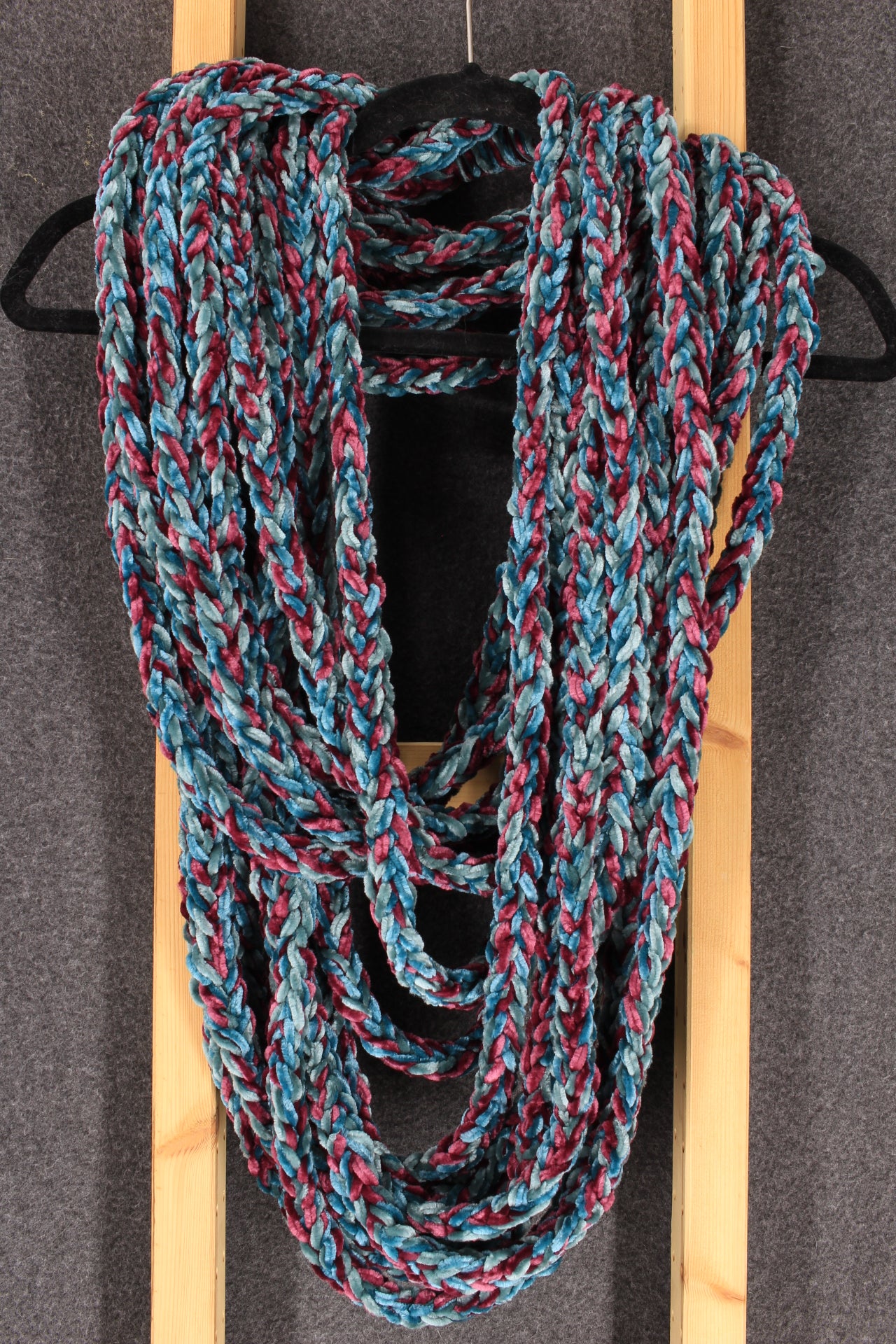 "Peacock" Luscious Lei - Large, Triple