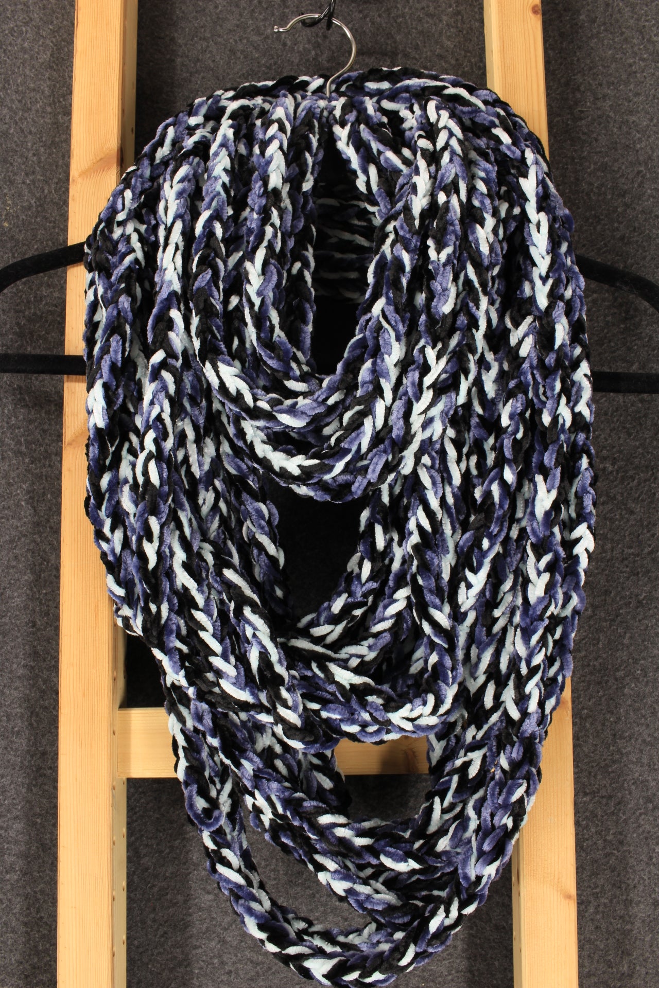 "Midnight Rain" Luscious Lei - Large, Triple