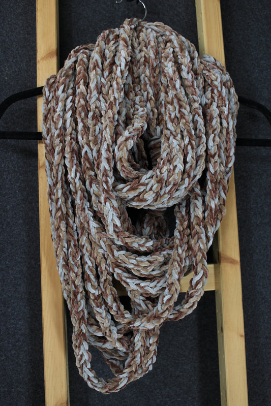 "Sandstorm" Luscious Lei - Large, Triple