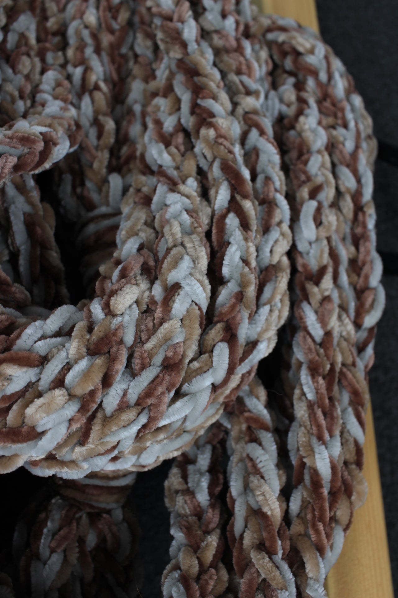 "Sandstorm" Luscious Lei - Large, Triple